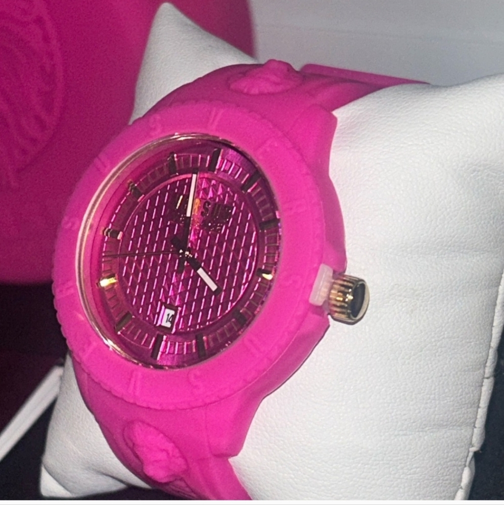 Versace Versus Watch - Picture 5 of 9